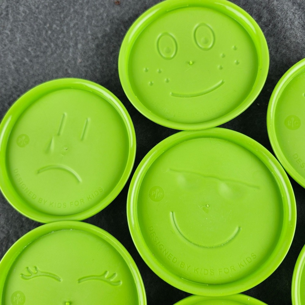 Pampered Chef Set‎ of 7 Green Round 3.5" Emoji Cookie Cutters #1443 Kids - Picture 2 of 6